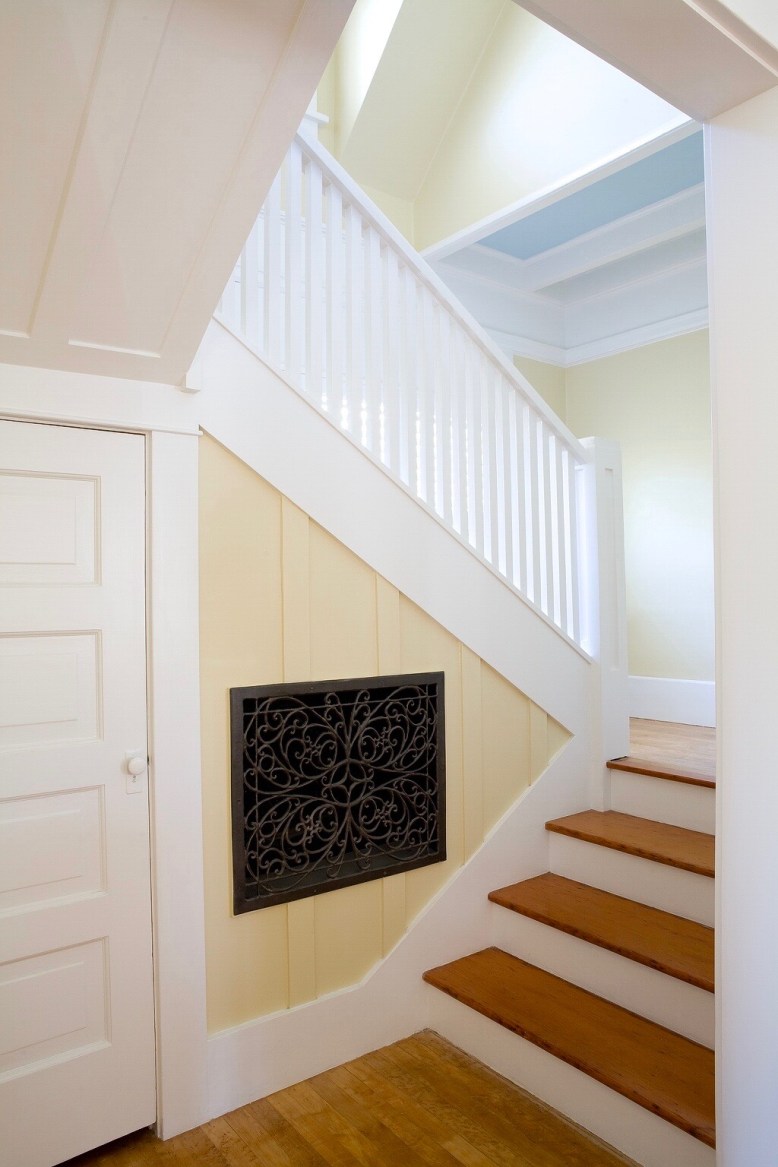Beach-cottage-stairway