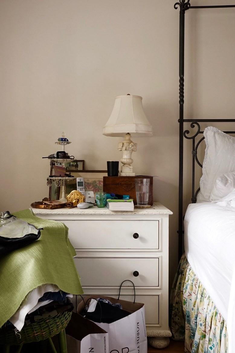 BEFORE-one-day-decorating-bedside