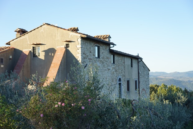 1000-year-old-Tuscan-farm-house